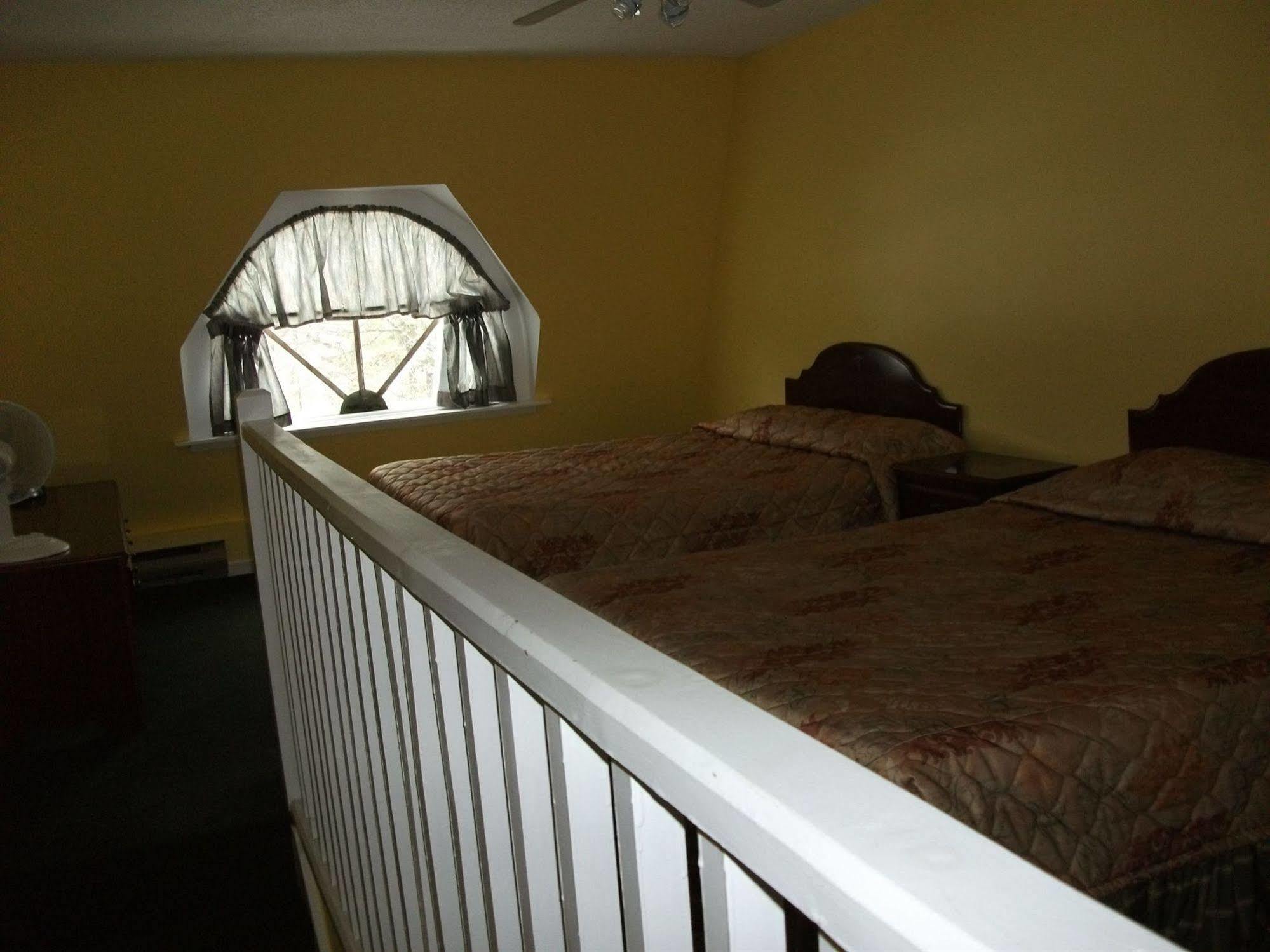 Travelodge By Wyndham Wasaga Beach Buitenkant foto