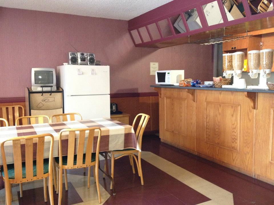 Travelodge By Wyndham Wasaga Beach Buitenkant foto