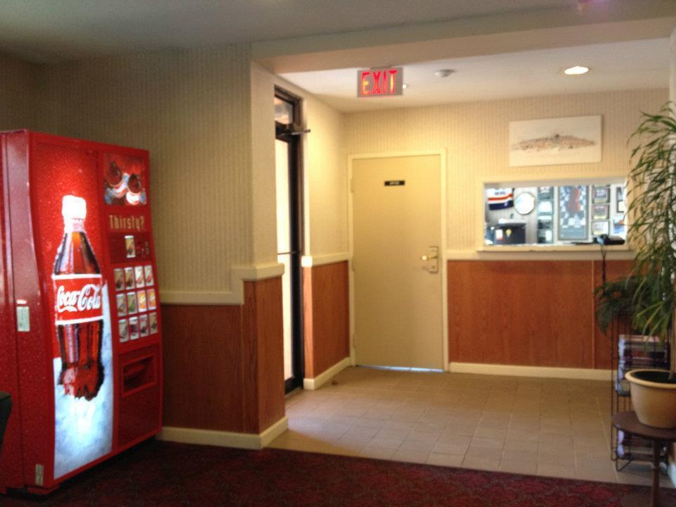 Travelodge By Wyndham Wasaga Beach Buitenkant foto